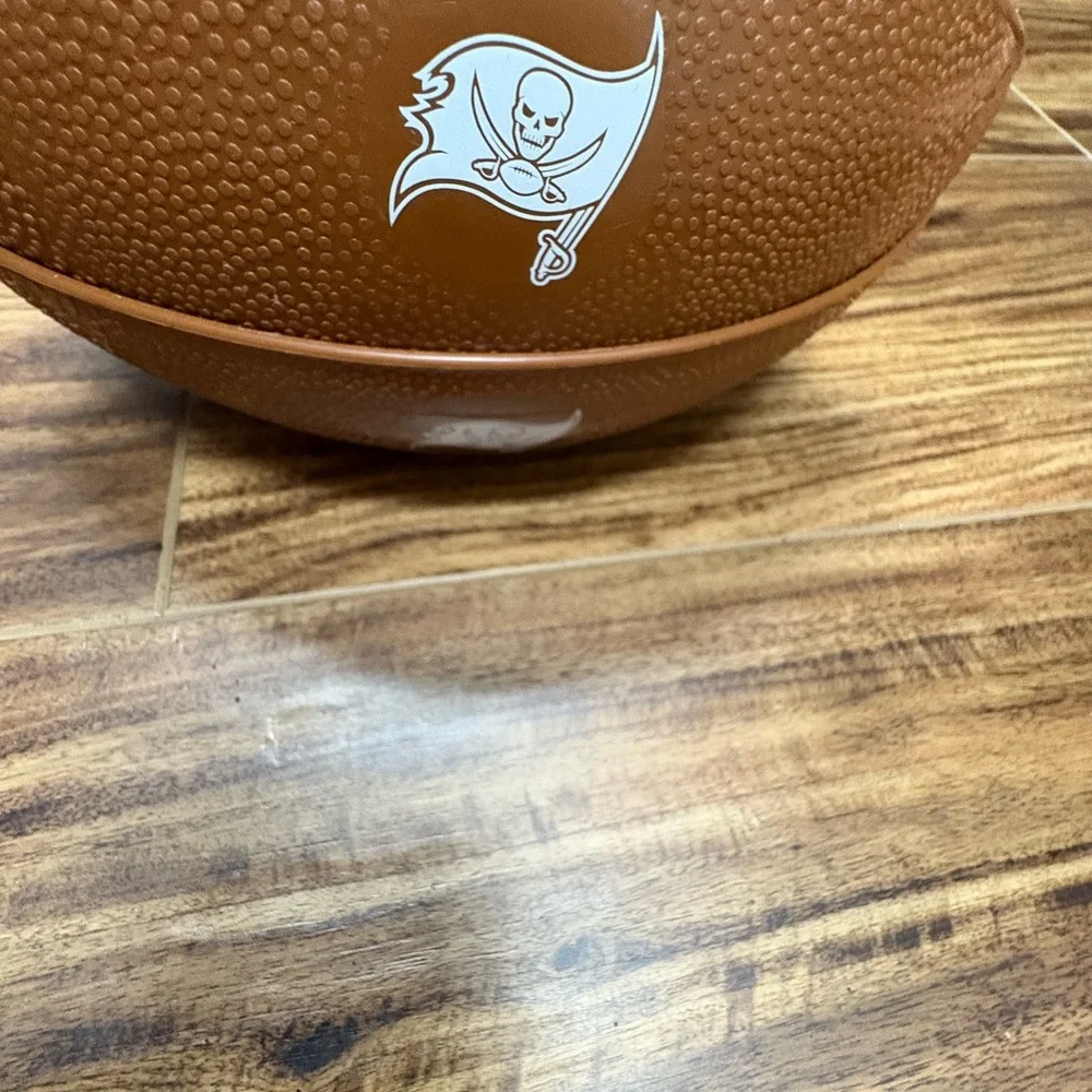 Whirley Drink works! Tampa Bay Buccaneers football shaped plastic bowls lot of 2